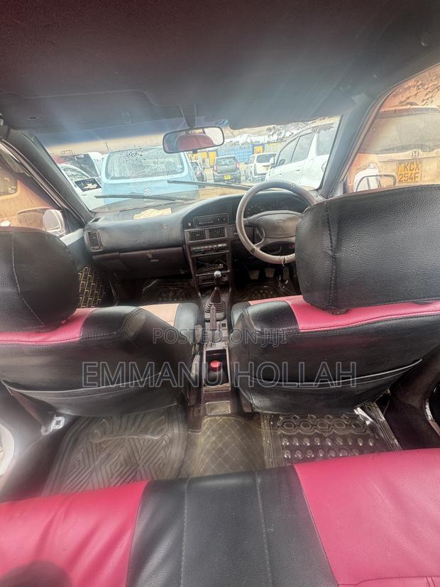 Toyota Corolla Sedan 1999 White