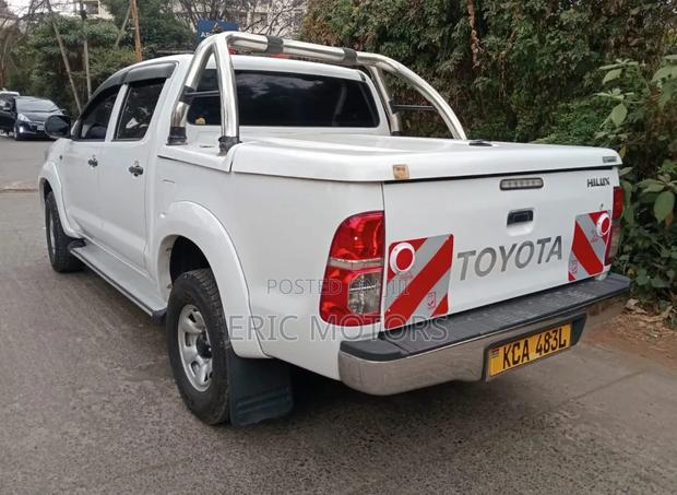 Toyota Hilux 2015 White