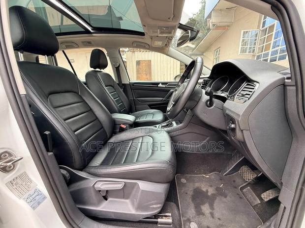 Volkswagen Touran 2019 White