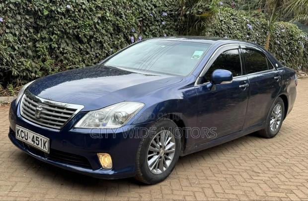 Toyota Crown 2012 Blue