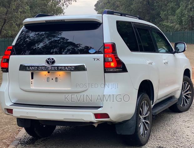 Toyota Land Cruiser Prado 2019 White