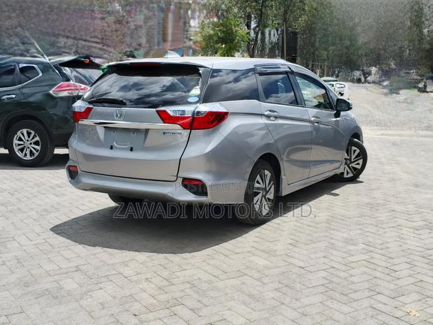 Honda Fit Shuttle 1.5 Hybrid 2WD 2019 Silver