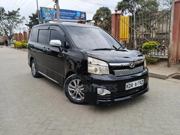 Toyota Voxy 2013 Black