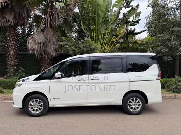 Nissan Serena 2017 White