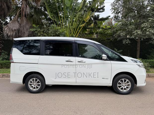 Nissan Serena 2017 White