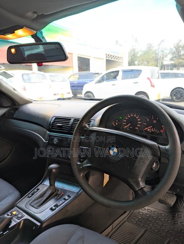 BMW 318i 2004 Black