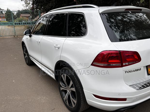 Volkswagen Touareg TDI R-Line 4dr SUV AWD (3.0L 6cyl Turbodiesel 8A)