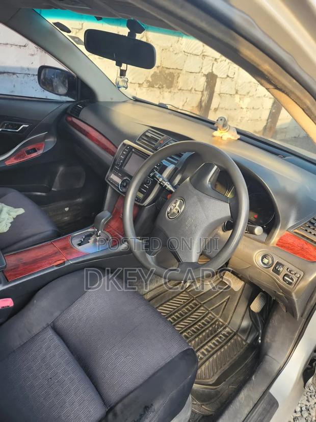 Toyota Allion 2010 Silver