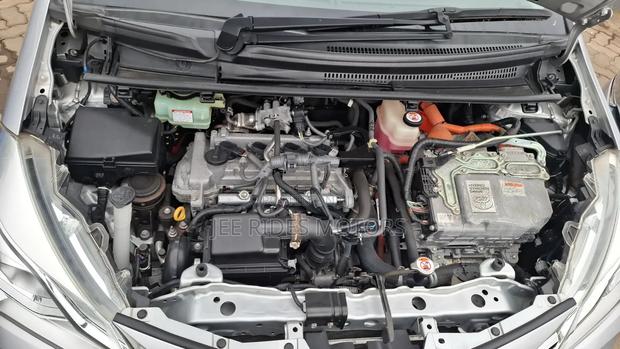 Toyota Vitz 1.5 FWD Hybrid 5dr 2019 Silver