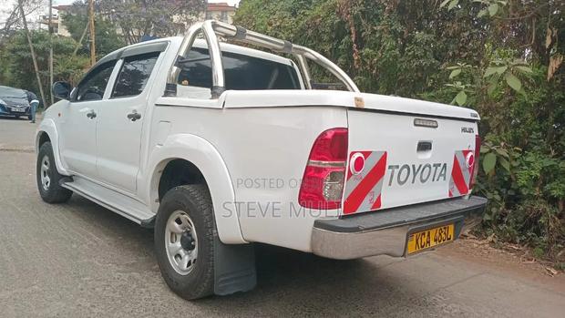 Toyota Hilux 2015 White