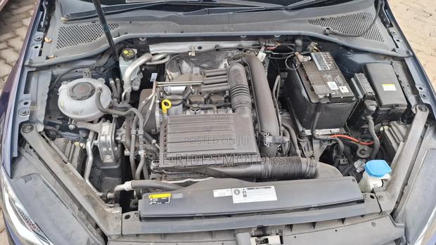 Volkswagen Golf 2019 Blue