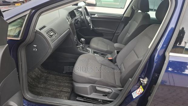 Volkswagen Golf 2019 Blue
