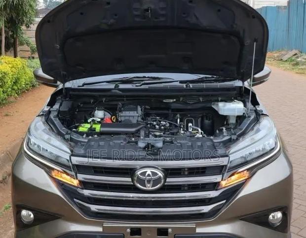 Toyota Rush 1.5 RWD 2019 Gold