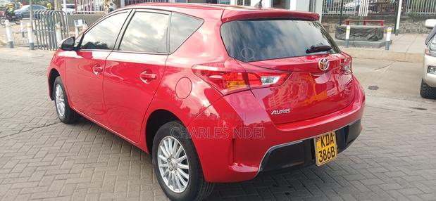 Toyota Auris 2013 Red
