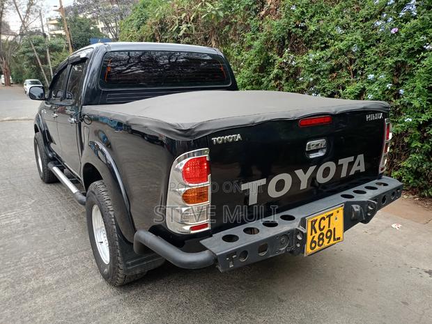 Toyota Hilux 2012 Gray