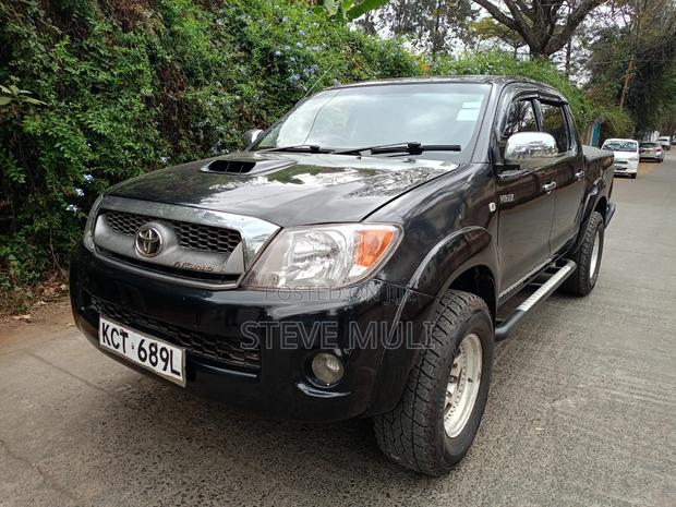 Toyota Hilux 2012 Gray