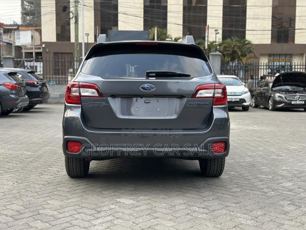 Subaru Outback 2.5i Touring AWD 2019 Gray
