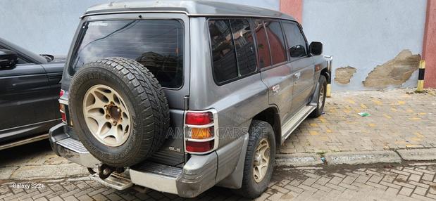 Mitsubishi Pajero 1999 Gray