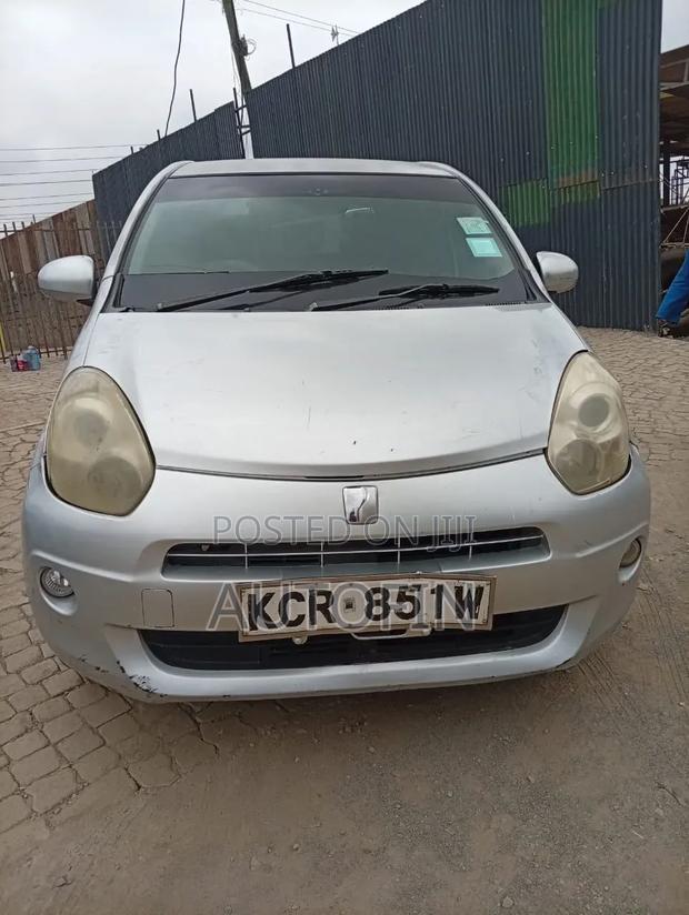 Toyota Passo 1.0 FWD 2012 Beige