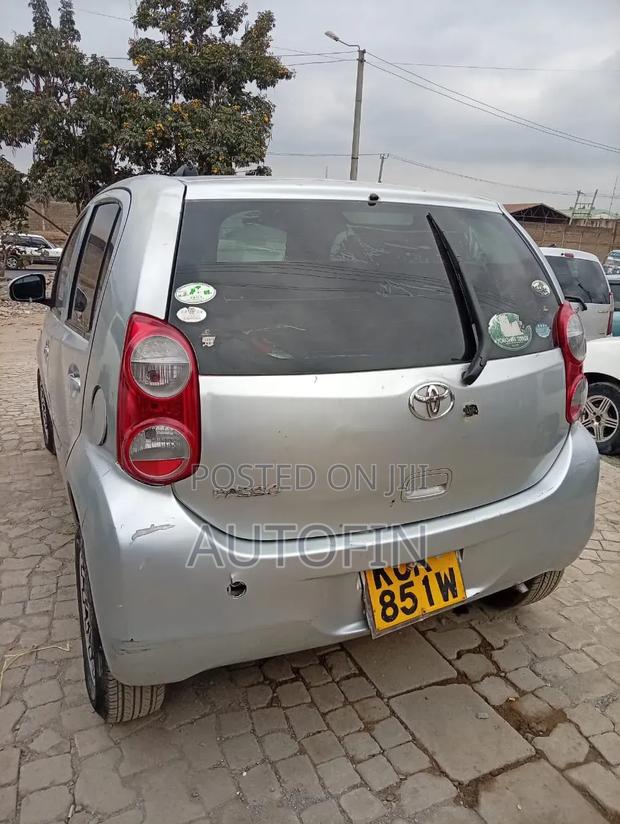 Toyota Passo 1.0 FWD 2012 Beige