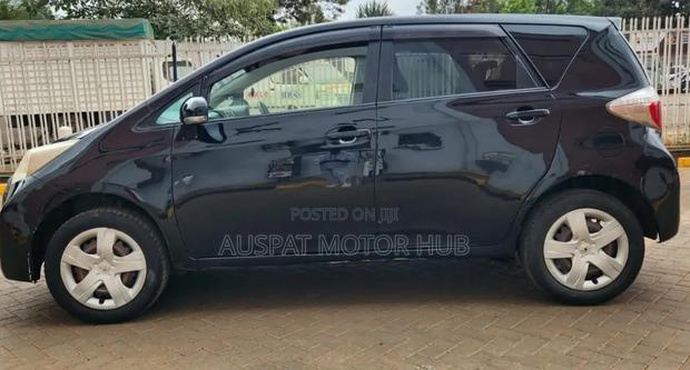 Toyota Ractis 1.5 FWD 2012 Black