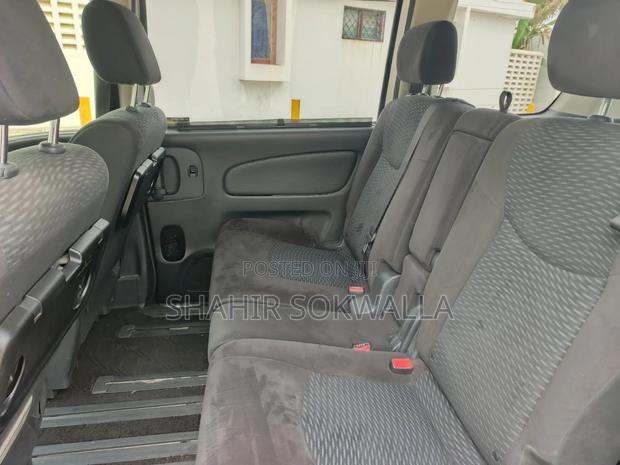 Nissan Serena 2016 Silver
