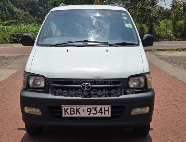 Toyota TownAce 2002 White