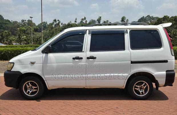 Toyota TownAce 2002 White