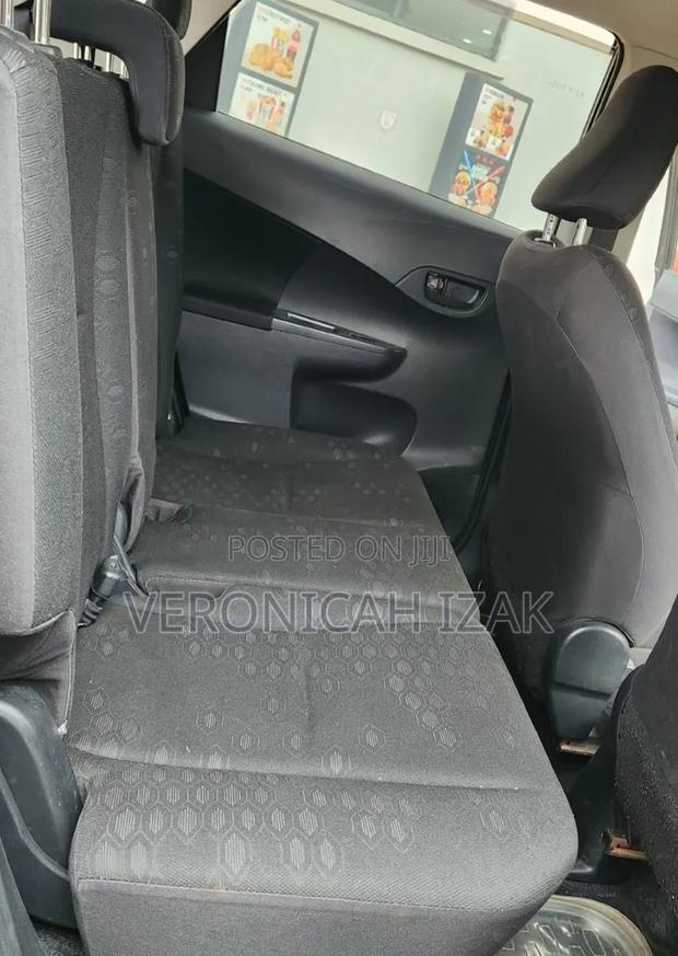 Toyota Ractis 2011 Black