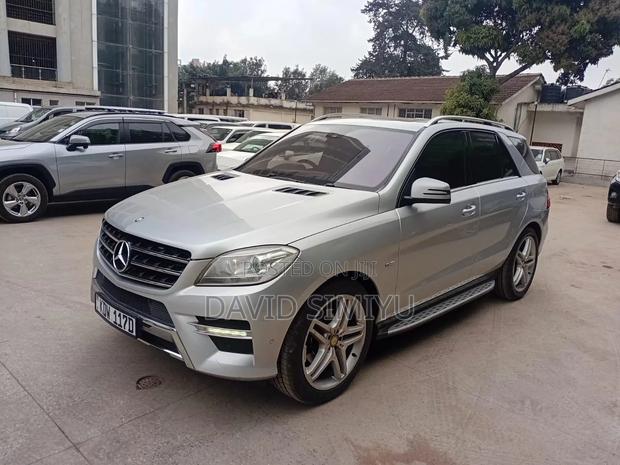 Mercedes-Benz GL-Class 2012 Silver