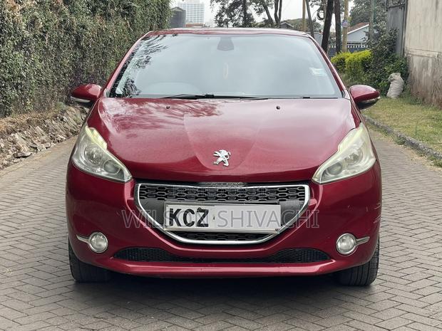 Peugeot 208 2013 Red
