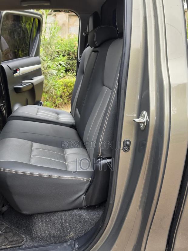 Toyota Hilux Revo Smart Cab Deisel 2.4 AWD 2022 Gold