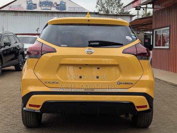 Nissan Kicks S 2020 Yellow