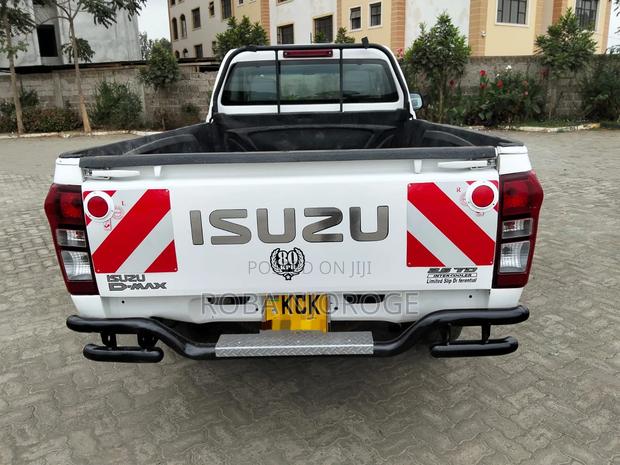 Isuzu D-MAX 2016 White