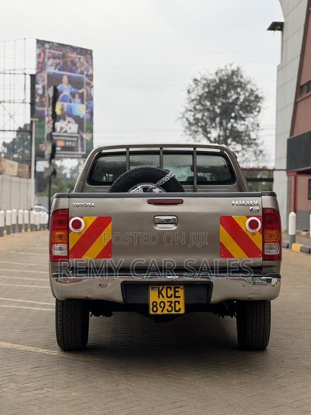 Toyota Hilux 2008 Silver