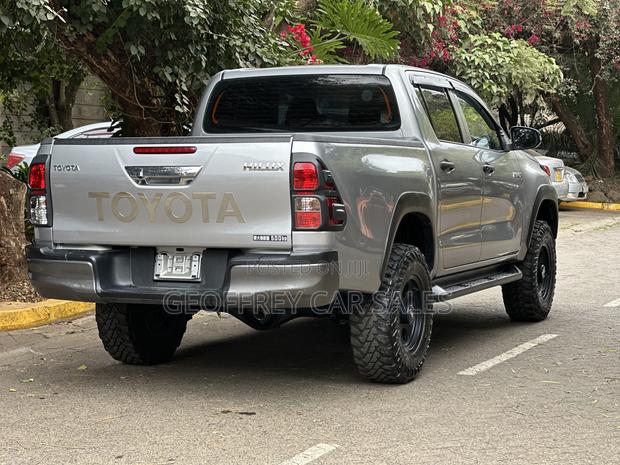 Toyota Hilux Revo Double Cab Deisel 2.4 RWD 2019 Silver