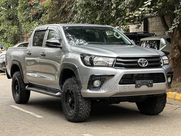 Toyota Hilux Revo Double Cab Deisel 2.4 RWD 2019 Silver