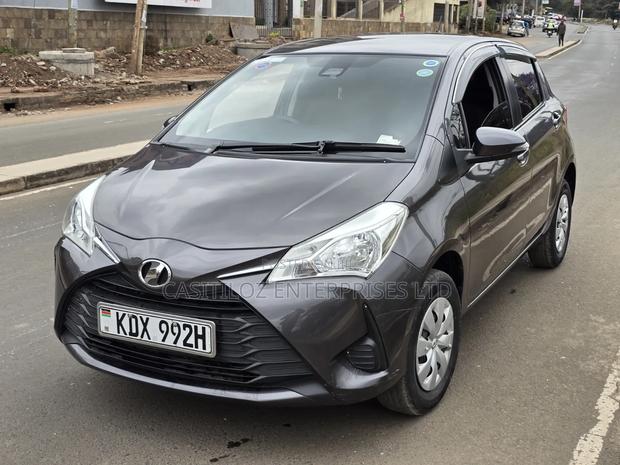 Toyota Vitz 1.0 FWD 5dr 2019 Gray