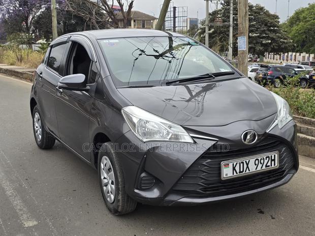 Toyota Vitz 1.0 FWD 5dr 2019 Gray