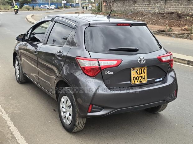 Toyota Vitz 1.0 FWD 5dr 2019 Gray