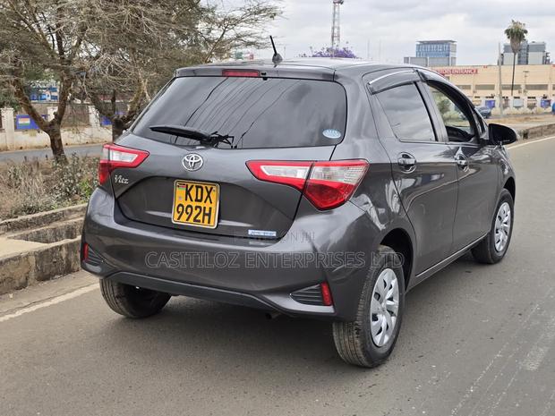 Toyota Vitz 1.0 FWD 5dr 2019 Gray