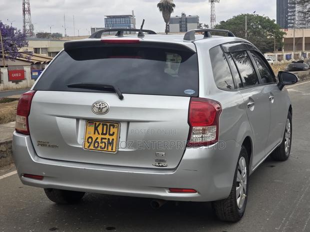 Toyota Corolla Fielder 1.5 Petrol FWD 2014 Silver