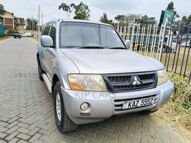 Mitsubishi Pajero Sport 2002 Silver