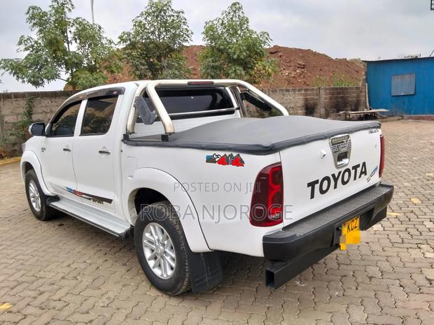 Toyota Hilux 3.0 D-4D 4x4 2014 Pearl