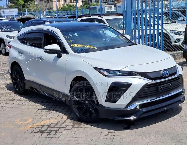 Toyota Harrier 2021 White