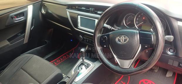 Toyota Auris 2013 Red