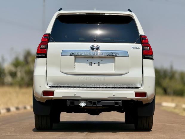 Toyota Land Cruiser Prado 2.8 2021 White