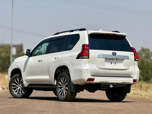 Toyota Land Cruiser Prado 2.8 2021 White