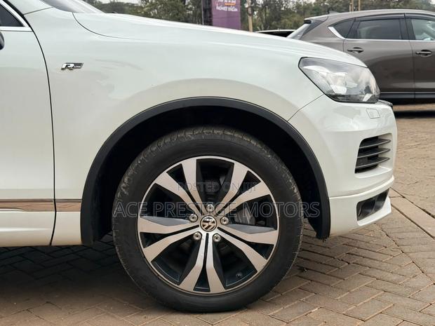 Volkswagen Touareg 2014 White