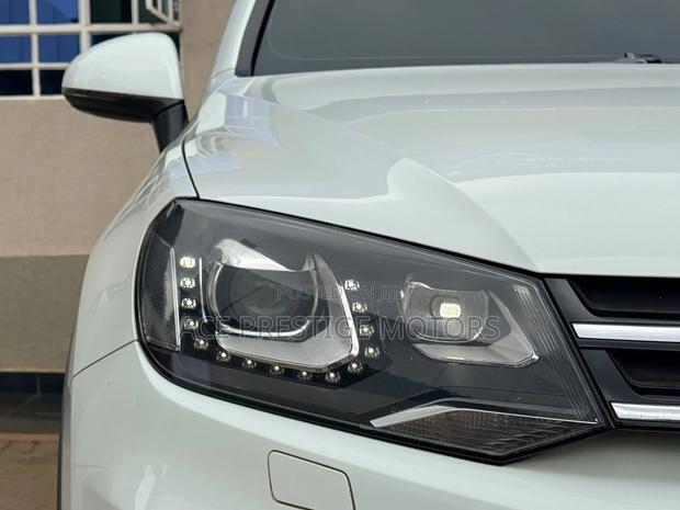 Volkswagen Touareg 2014 White